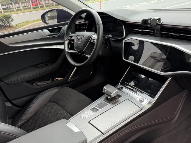 Audi A7L — Фото автомобиля 12