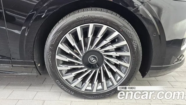 Hyundai Grandeur GN7 — Фото автомобиля 6