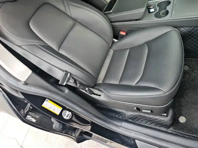 Tesla Model Y — Фото автомобиля 24