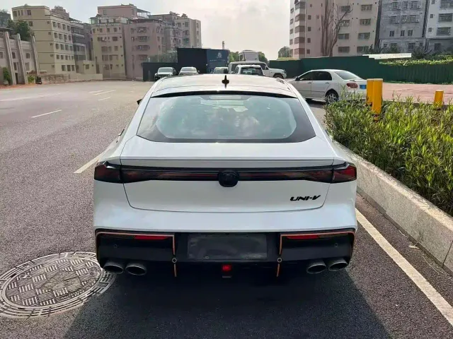 Changan UNI-V — Фото автомобиля 5