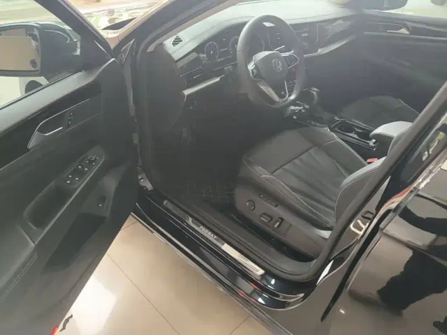 Volkswagen Passat — Фото автомобиля 15