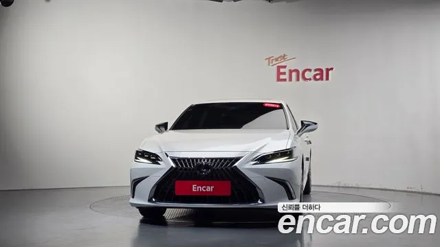 Lexus ES 7th Gen — Фото автомобиля 3