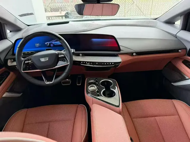 Cadillac IQ Ao Ge 2024 AWD Long Range Edition — Фото автомобиля 2