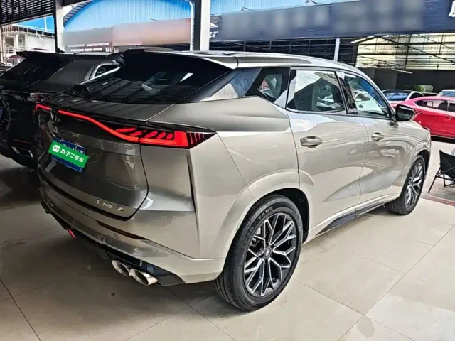 Changan UNI-Z — Фото автомобиля 6