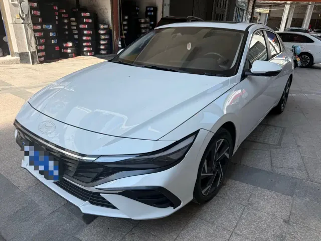 Фотография автомобиля — Hyundai Elantra