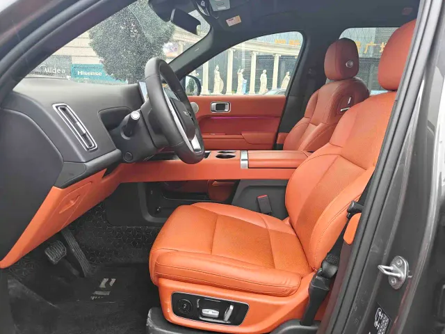 Li Auto L9 — Фото автомобиля 4