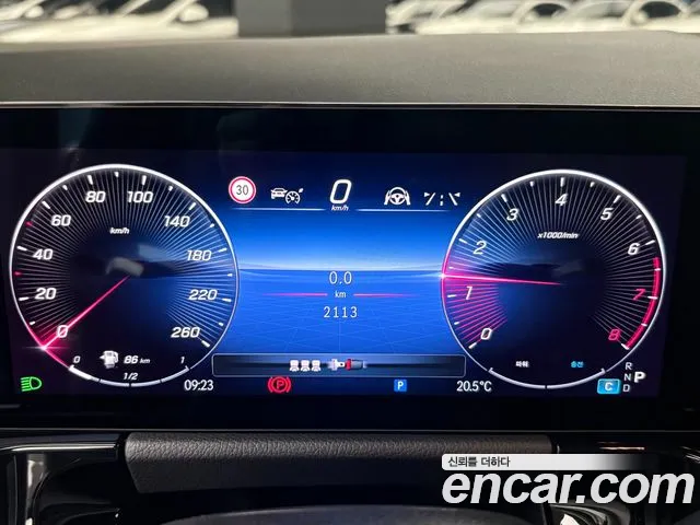 Mercedes-Benz GLA-Class H247 — Фото автомобиля 11