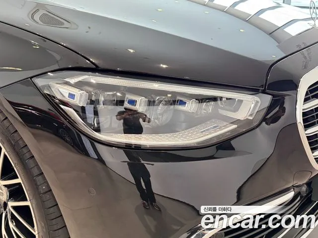 Mercedes-Benz S-Class — Фото автомобиля 12