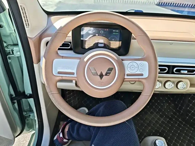 Wuling Hongguang Mini EV — Фото автомобиля 10