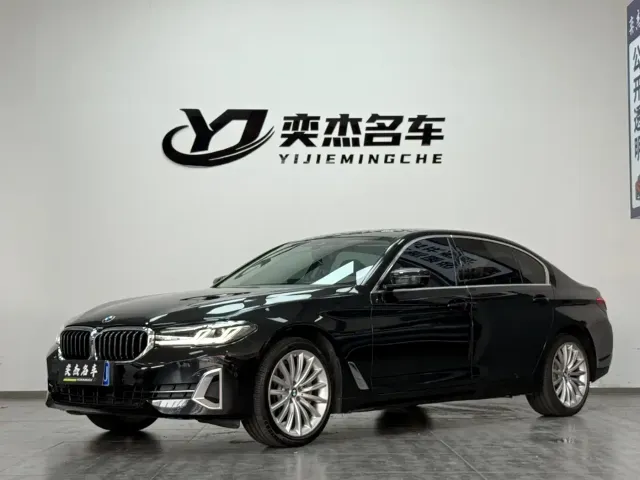 Фотография автомобиля — BMW 5 Series