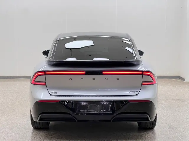 Xpeng P7+ — Фото автомобиля 5