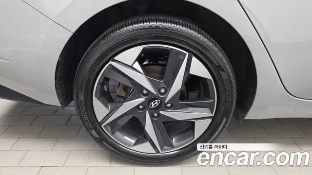 Hyundai Avante CN7 — Фото автомобиля 5