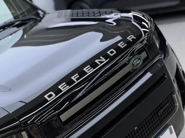 Land Rover Defender — Фото автомобиля 16