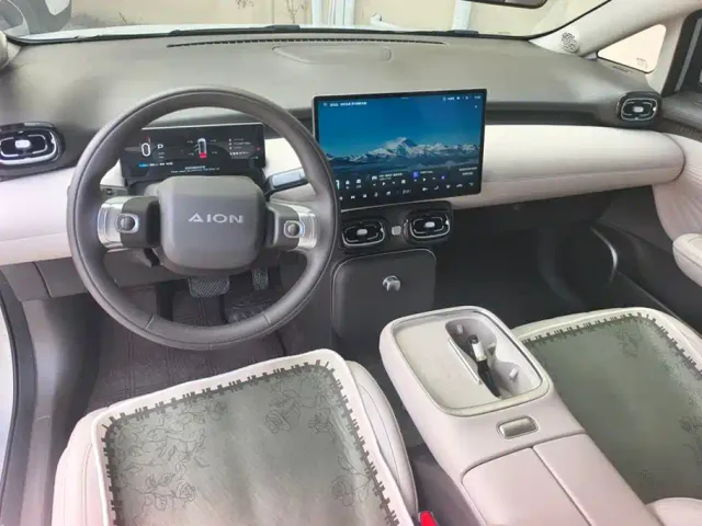 GAC Aion UT — Фото автомобиля 12