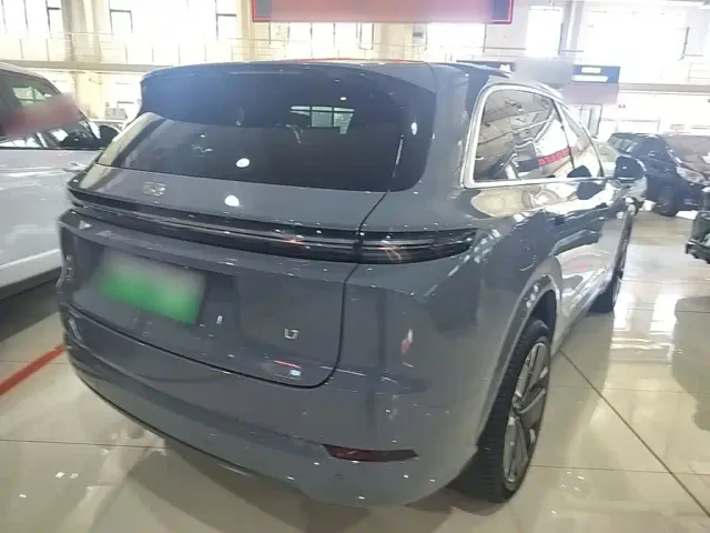 Li Auto L7 — Фото автомобиля 6
