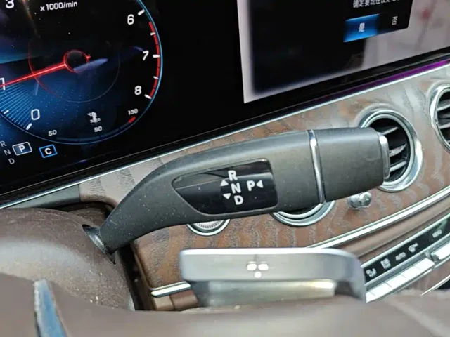 Mercedes-Benz E-Class — Фото автомобиля 13
