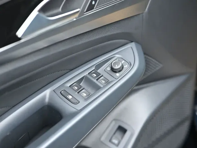 Volkswagen Passat — Фото автомобиля 14