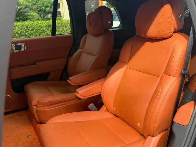 Li Auto L9 — Фото автомобиля 9