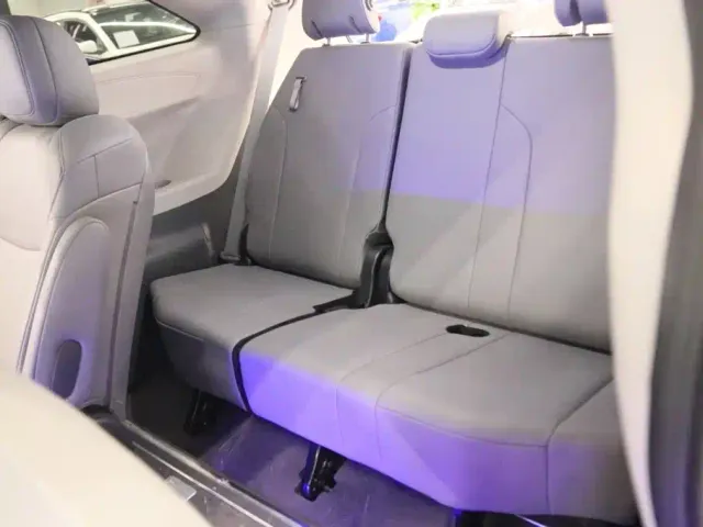 Toyota Granvia — Фото автомобиля 22