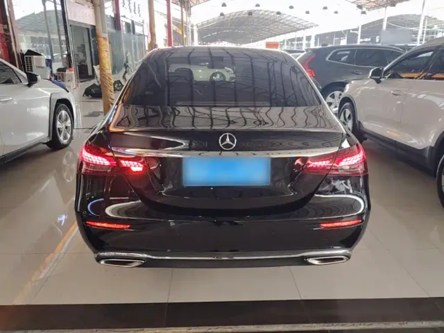 Mercedes-Benz E-Class — Фото автомобиля 5