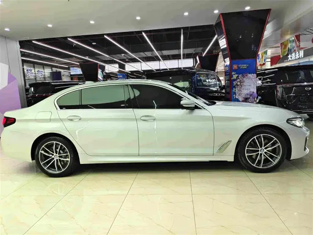 BMW 5 Series — Фото автомобиля 13
