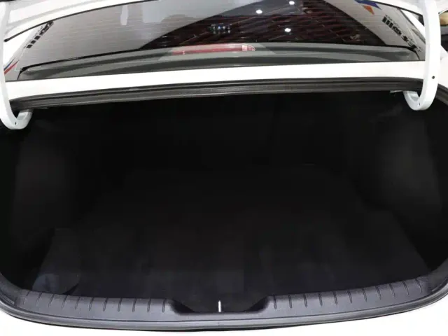 Hyundai Elantra — Фото автомобиля 17