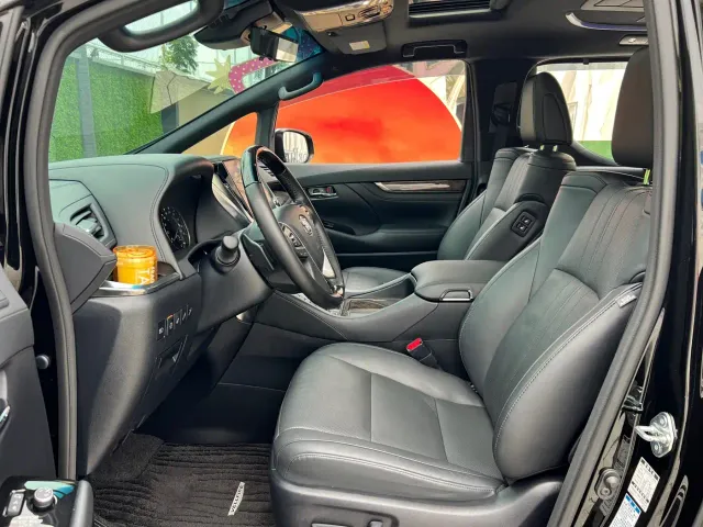 Toyota Vellfire — Фото автомобиля 10