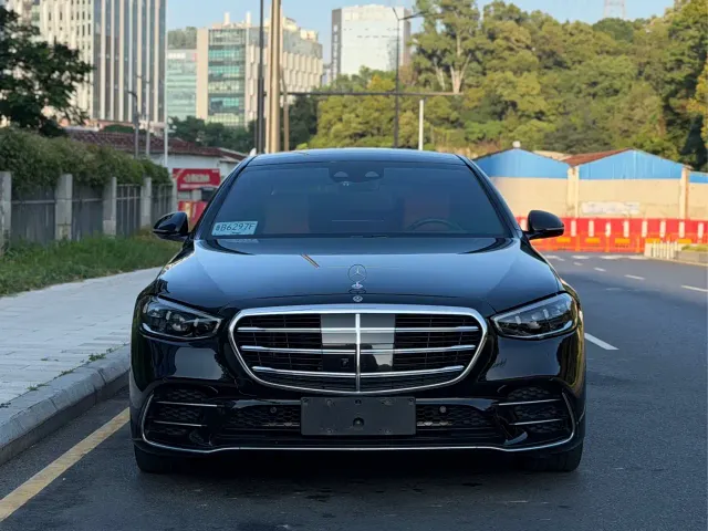 Mercedes-Benz S-Class — Фото автомобиля 2