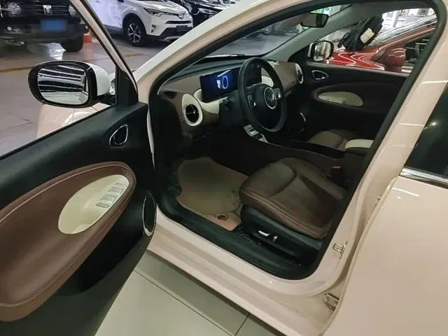 Wuling Bingo — Фото автомобиля 15