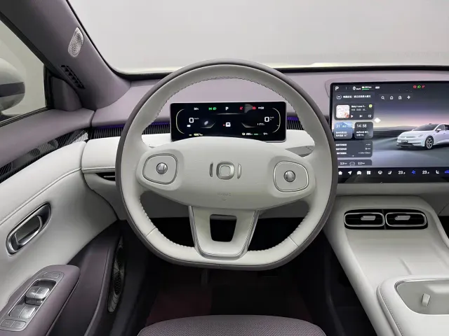Changan Qiyuan A06 — Фото автомобиля 12