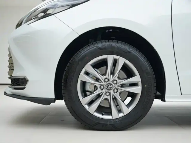 Toyota Toyota Sienna 2024 2.5L Hybrid Comfort Edition — Фото автомобиля 14