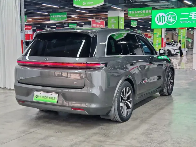 Li Auto L8 — Фото автомобиля 6