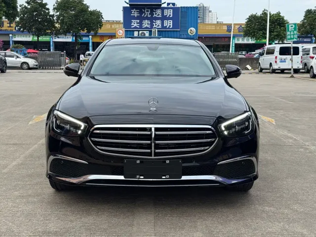 Mercedes-Benz E-Class — Фото автомобиля 2
