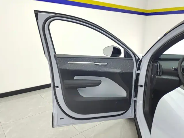 Volvo EX30 — Фото автомобиля 7