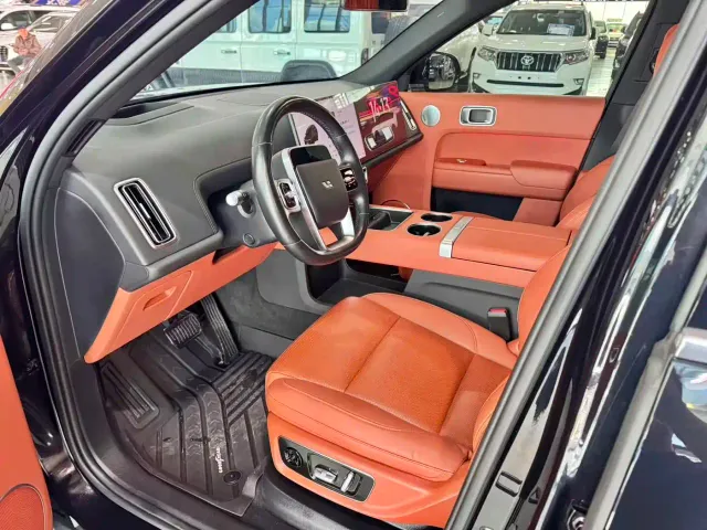 Li Auto L8 — Фото автомобиля 6