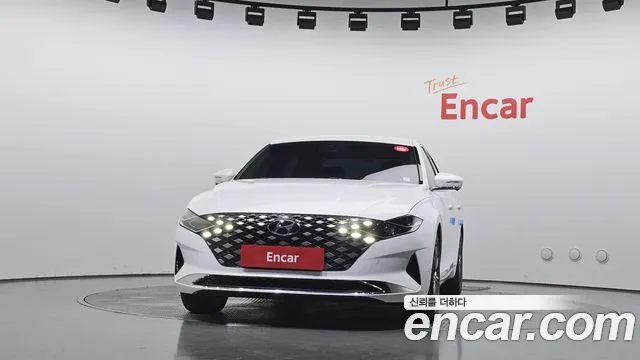 Hyundai Grandeur Grandeur (New) — Фото автомобиля 3