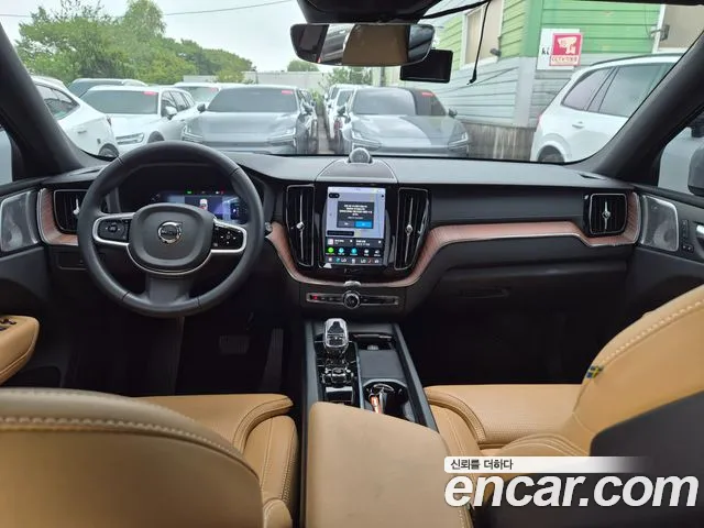 Вольво XC60 — Фото автомобиля 15