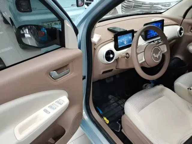 Wuling Hongguang Mini EV — Фото автомобиля 15