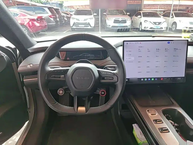 Xiaomi SU7 — Фото автомобиля 10