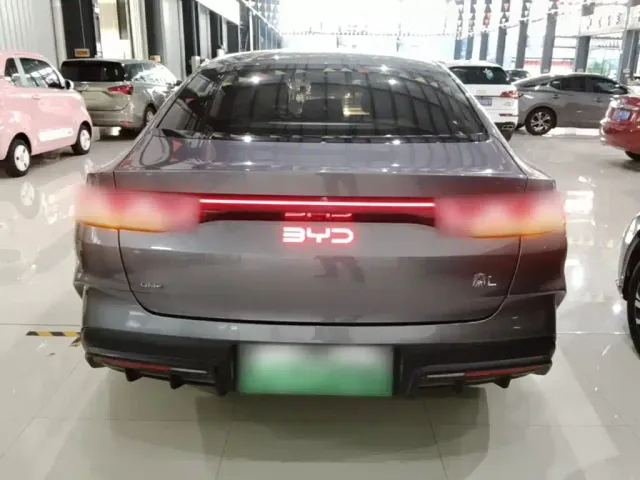 BYD Qin L — Фото автомобиля 5