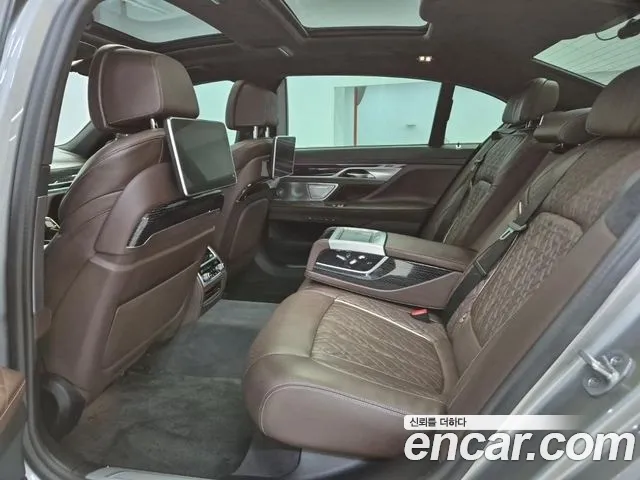 BMW 7 Series G11 — Фото автомобиля 12