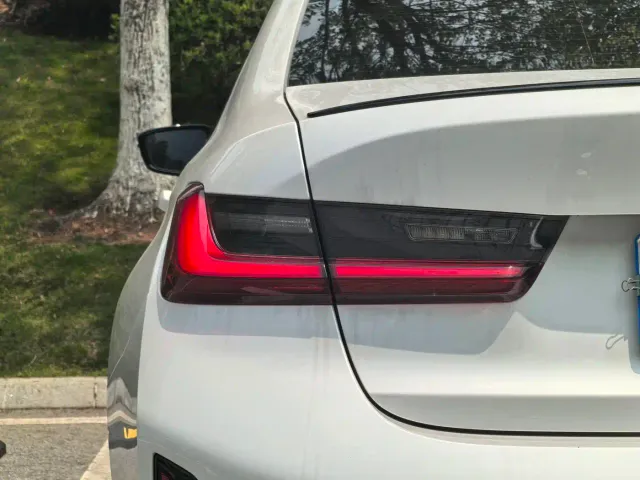 BMW 3 Series — Фото автомобиля 13