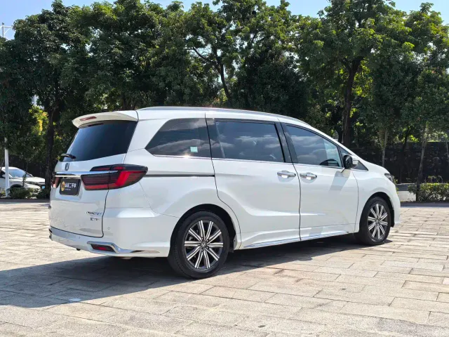 Honda Odyssey — Фото автомобиля 5