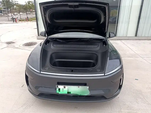 Tesla Model Y — Фото автомобиля 19