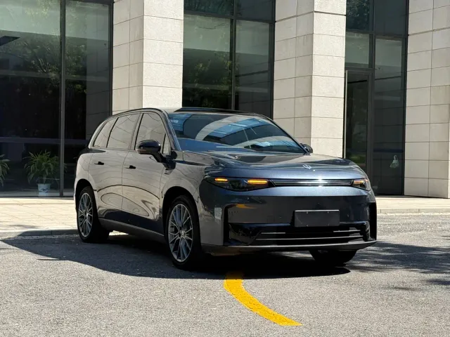Leapmotor C10 — Фото автомобиля 3