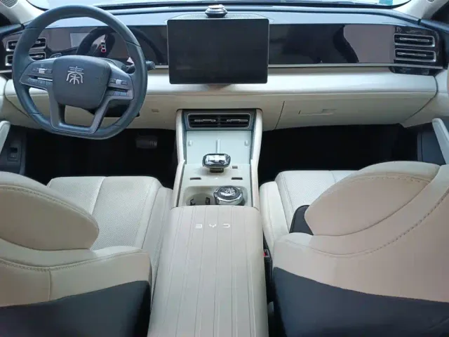 BYD Qin L — Фото автомобиля 5