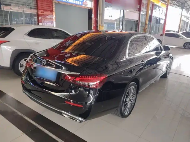 Mercedes-Benz E-Class — Фото автомобиля 6