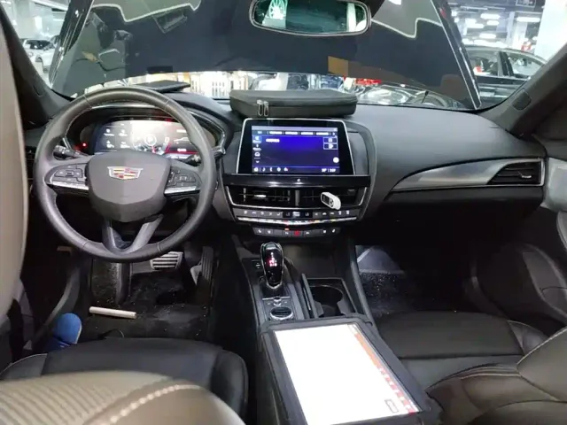 Cadillac CT5 — Фото автомобиля 9