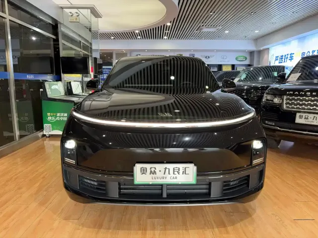 Li Auto Li L8 2023 Pro — Фото автомобиля 2