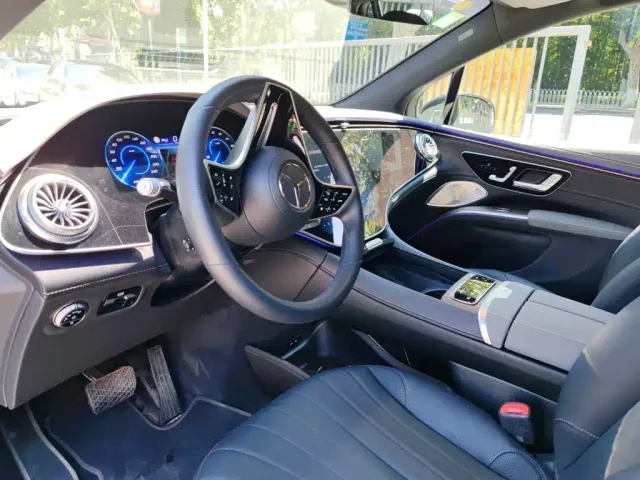 Mercedes-Benz EQS SUV — Фото автомобиля 10